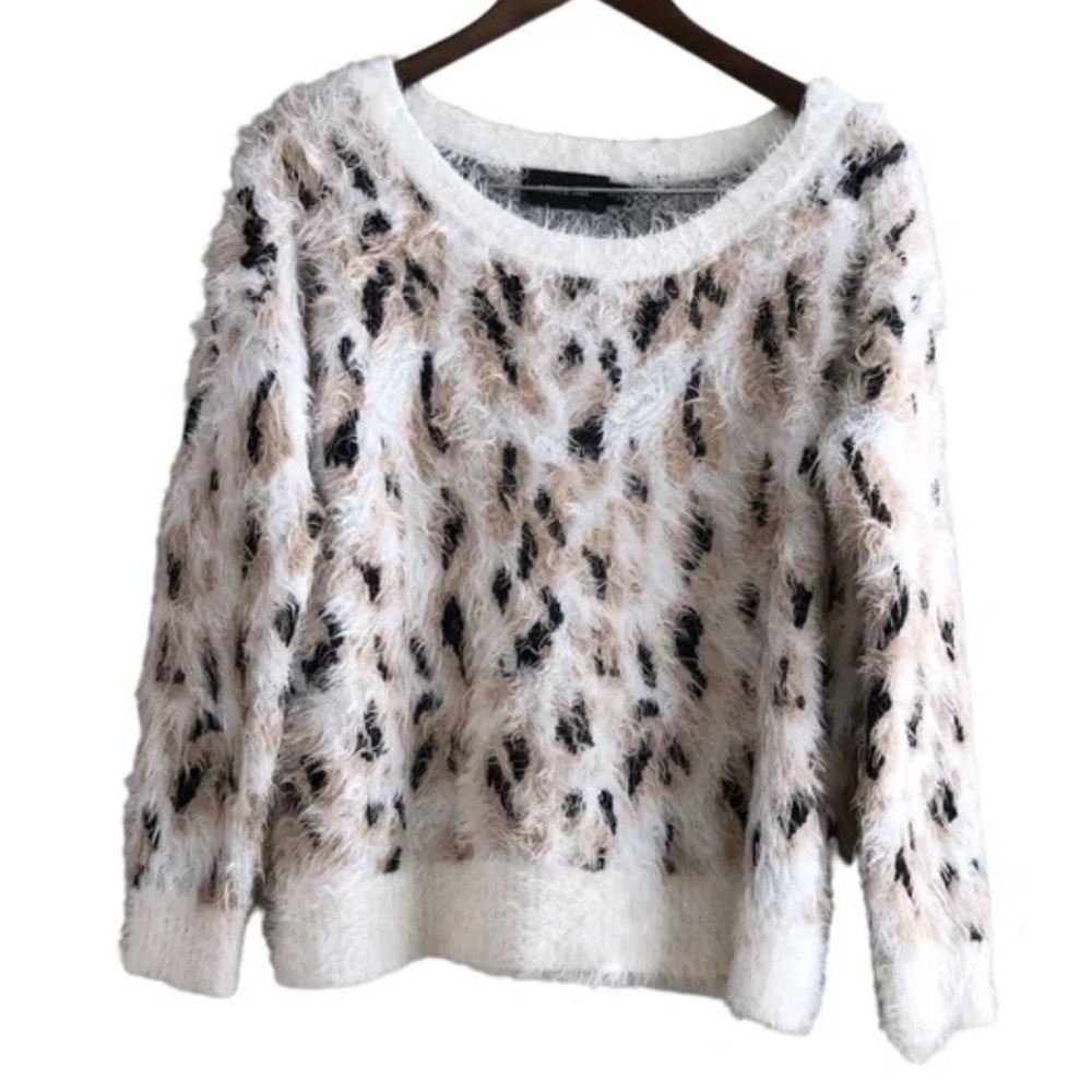 Minkpink Soft Comfy Fuzzy Leopard Print Long Slee… - image 1